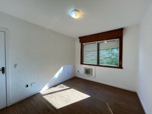 Apartamento com 45m², 2 dormitórios no bairro Menino Deus em Porto Alegre para Alugar