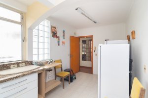 Apartamento com 150m², 2 dormitórios no bairro Azenha em Porto Alegre para Alugar