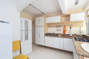 Apartamento com 150m², 2 dormitórios no bairro Azenha em Porto Alegre para Alugar