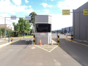 Pavilhão com 750m² no bairro Jardim Lindóia em Porto Alegre para Alugar