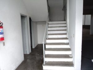 Pavilhão com 750m² no bairro Jardim Lindóia em Porto Alegre para Alugar