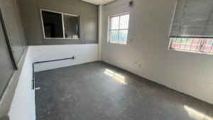 Galpão com 670m² no bairro Sarandi em Porto Alegre para Alugar