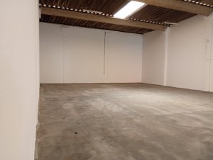 Galpão com 670m² no bairro Sarandi em Porto Alegre para Alugar