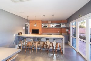 Apartamento com 76m², 2 dormitórios no bairro Navegantes em Porto Alegre para Alugar