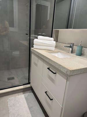 Apartamento com 76m², 2 dormitórios no bairro Navegantes em Porto Alegre para Alugar