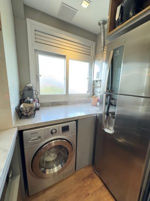 Apartamento com 76m², 2 dormitórios no bairro Navegantes em Porto Alegre para Alugar