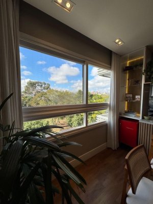 Apartamento com 76m², 2 dormitórios no bairro Navegantes em Porto Alegre para Alugar