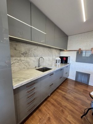 Apartamento com 76m², 2 dormitórios no bairro Navegantes em Porto Alegre para Alugar