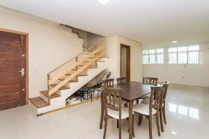 Casa com 260m², 3 dormitórios no bairro Petrópolis em Porto Alegre para Alugar