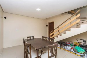 Casa com 260m², 3 dormitórios no bairro Petrópolis em Porto Alegre para Alugar