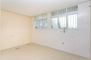Casa com 260m², 3 dormitórios no bairro Petrópolis em Porto Alegre para Alugar