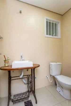 Casa com 260m², 3 dormitórios no bairro Petrópolis em Porto Alegre para Alugar