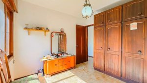 Casa com 340m², 4 dormitórios no bairro Vila Ipiranga em Porto Alegre para Alugar