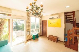 Casa com 368m², 4 dormitórios no bairro Chácara das Pedras em Porto Alegre para Alugar