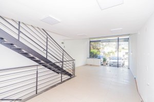 Loja com 159m² no bairro Passo da Areia em Porto Alegre para Alugar