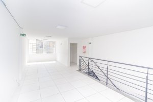 Loja com 159m² no bairro Passo da Areia em Porto Alegre para Alugar