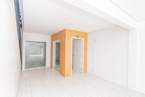 Loja com 159m² no bairro Passo da Areia em Porto Alegre para Alugar