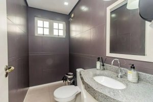 Casa comercial com 250m² no bairro Petrópolis em Porto Alegre para Alugar