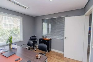 Casa comercial com 250m² no bairro Petrópolis em Porto Alegre para Alugar