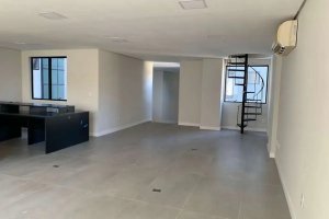 Sala Comercial com 300m² no bairro Rio Branco em Porto Alegre para Alugar