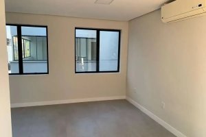 Sala Comercial com 300m² no bairro Rio Branco em Porto Alegre para Alugar