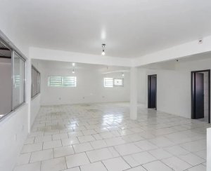 Depósito com 316m² no bairro São Geraldo em Porto Alegre para Alugar