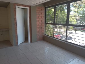 Depósito com 260m² no bairro Anchieta em Porto Alegre para Alugar