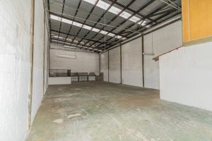 Depósito com 235m² no bairro Navegantes em Porto Alegre para Alugar