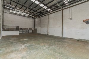 Depósito com 235m² no bairro Navegantes em Porto Alegre para Alugar