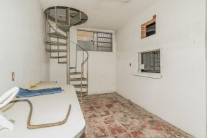 Depósito com 235m² no bairro Navegantes em Porto Alegre para Alugar