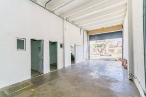 Depósito com 250m² no bairro Navegantes em Porto Alegre para Alugar