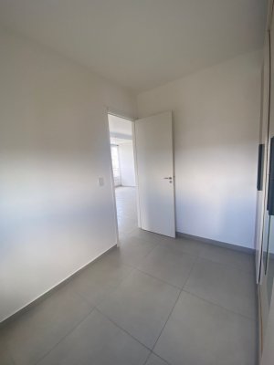 Apartamento com 85m², 2 dormitórios no bairro Humaitá em Porto Alegre para Alugar