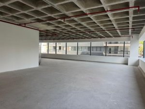 Sala Comercial com 647m² no bairro Auxiliadora em Porto Alegre para Alugar