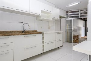 Apartamento com 169m², 3 dormitórios no bairro Auxiliadora em Porto Alegre para Alugar
