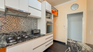 Apartamento com 100m², 3 dormitórios no bairro Floresta em Porto Alegre para Alugar