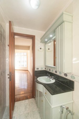 Apartamento com 129m², 3 dormitórios no bairro Moinhos de Vento em Porto Alegre para Alugar