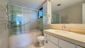 Apartamento com 161m², 3 dormitórios no bairro Moinhos de Vento em Porto Alegre para Alugar