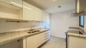 Apartamento com 161m², 3 dormitórios no bairro Moinhos de Vento em Porto Alegre para Alugar