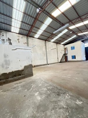 Depósito com 200m² no bairro Santa Tereza em Porto Alegre para Alugar