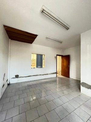 Depósito com 200m² no bairro Santa Tereza em Porto Alegre para Alugar