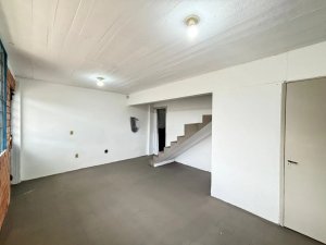 Depósito com 300m² no bairro Sarandi em Porto Alegre para Alugar