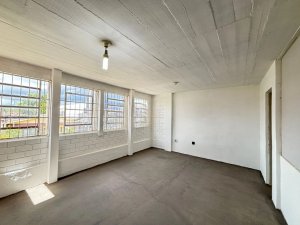 Depósito com 300m² no bairro Sarandi em Porto Alegre para Alugar