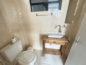 Depósito com 300m² no bairro Sarandi em Porto Alegre para Alugar