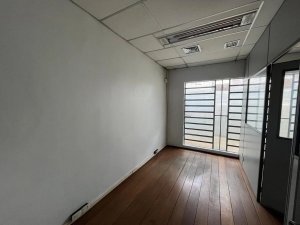 Depósito com 296m² no bairro Sarandi em Porto Alegre para Alugar