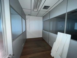 Depósito com 296m² no bairro Sarandi em Porto Alegre para Alugar