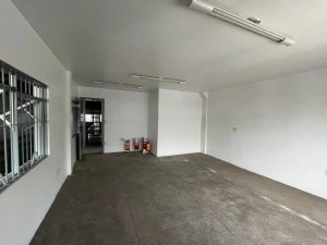 Depósito com 296m² no bairro Sarandi em Porto Alegre para Alugar