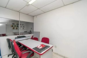 Depósito com 570m² no bairro Sarandi em Porto Alegre para Alugar