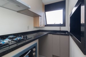 Apartamento com 80m², 2 dormitórios no bairro Menino Deus em Porto Alegre para Alugar