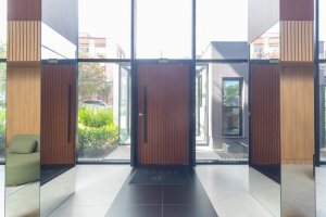 Apartamento com 80m², 2 dormitórios no bairro Menino Deus em Porto Alegre para Alugar