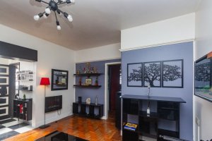 Apartamento com 79m², 2 dormitórios no bairro Santa Cecília em Porto Alegre para Alugar